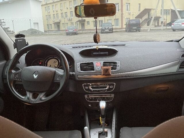 Черный Рено Меган, объемом двигателя 1.5 л и пробегом 330 тыс. км за 8000 $, фото 4 на Automoto.ua