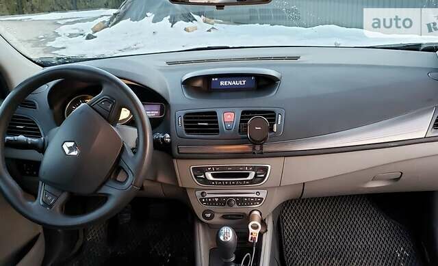 Черный Рено Меган, объемом двигателя 1.5 л и пробегом 249 тыс. км за 5700 $, фото 3 на Automoto.ua