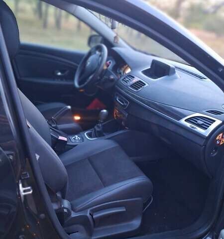 Черный Рено Меган, объемом двигателя 1.5 л и пробегом 253 тыс. км за 7500 $, фото 3 на Automoto.ua