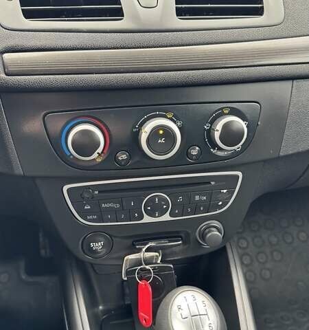 Черный Рено Меган, объемом двигателя 1.6 л и пробегом 186 тыс. км за 7600 $, фото 16 на Automoto.ua