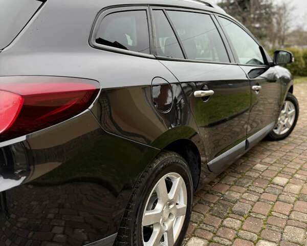 Черный Рено Меган, объемом двигателя 1.4 л и пробегом 185 тыс. км за 5999 $, фото 35 на Automoto.ua