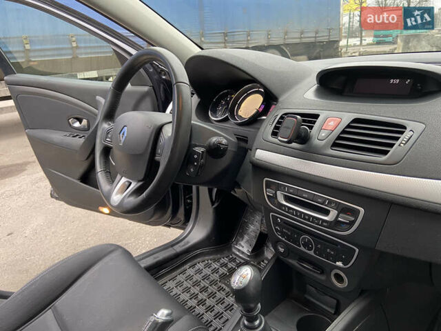 Чорний Рено Меган, об'ємом двигуна 1.87 л та пробігом 237 тис. км за 7100 $, фото 17 на Automoto.ua
