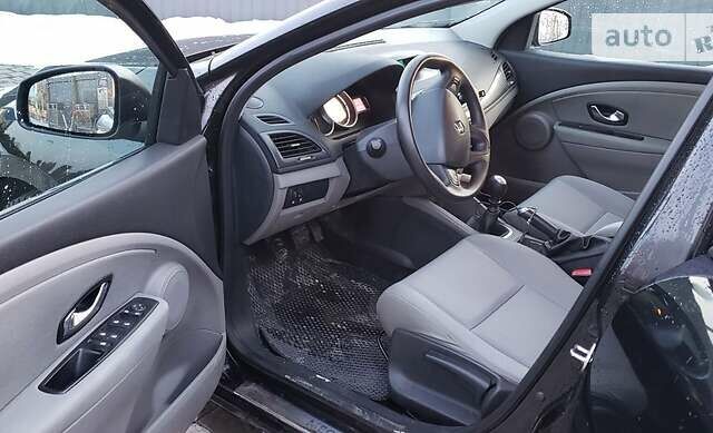 Черный Рено Меган, объемом двигателя 1.5 л и пробегом 249 тыс. км за 5700 $, фото 14 на Automoto.ua