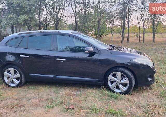 Черный Рено Меган, объемом двигателя 1.5 л и пробегом 253 тыс. км за 7500 $, фото 6 на Automoto.ua