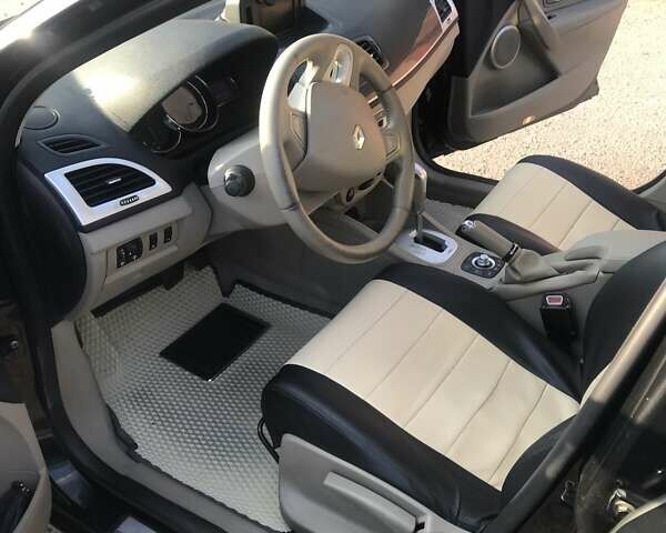 Черный Рено Меган, объемом двигателя 1.46 л и пробегом 372 тыс. км за 6300 $, фото 7 на Automoto.ua