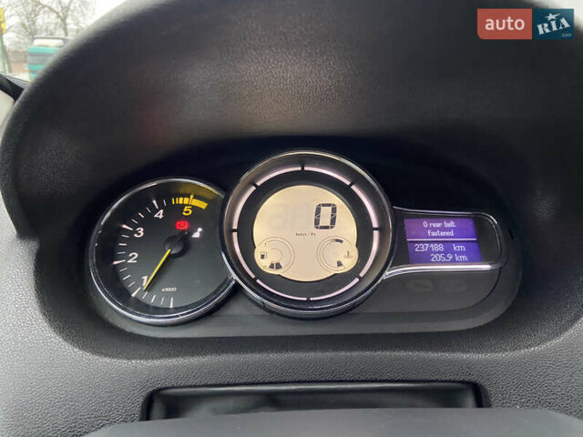 Чорний Рено Меган, об'ємом двигуна 1.87 л та пробігом 237 тис. км за 7100 $, фото 24 на Automoto.ua