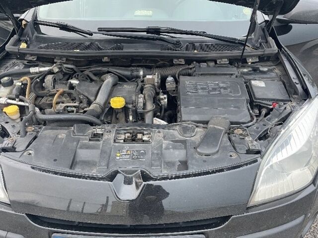 Черный Рено Меган, объемом двигателя 1.5 л и пробегом 330 тыс. км за 8000 $, фото 5 на Automoto.ua