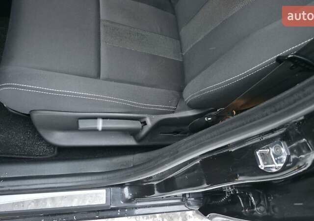 Черный Рено Меган, объемом двигателя 1.6 л и пробегом 185 тыс. км за 8200 $, фото 30 на Automoto.ua