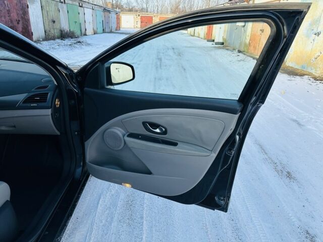 Чорний Рено Меган, об'ємом двигуна 1.5 л та пробігом 192 тис. км за 6800 $, фото 13 на Automoto.ua