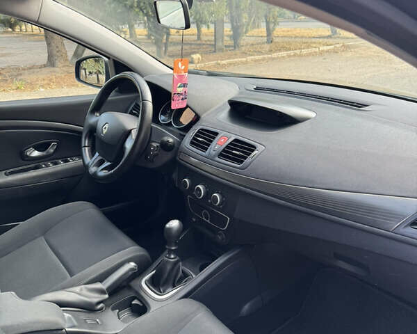 Чорний Рено Меган, об'ємом двигуна 1.6 л та пробігом 255 тис. км за 7000 $, фото 9 на Automoto.ua