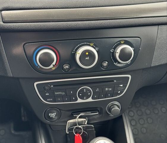 Чорний Рено Меган, об'ємом двигуна 1.6 л та пробігом 185 тис. км за 7600 $, фото 14 на Automoto.ua