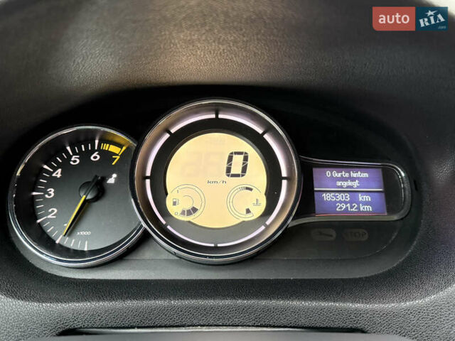 Черный Рено Меган, объемом двигателя 1.4 л и пробегом 185 тыс. км за 5999 $, фото 61 на Automoto.ua