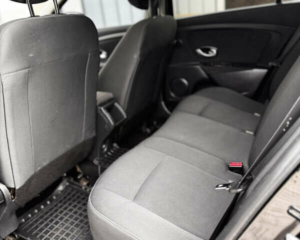 Черный Рено Меган, объемом двигателя 1.5 л и пробегом 240 тыс. км за 6500 $, фото 38 на Automoto.ua