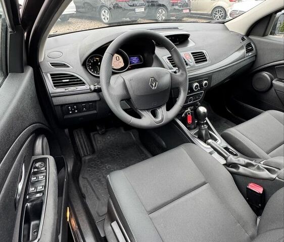 Чорний Рено Меган, об'ємом двигуна 1.6 л та пробігом 185 тис. км за 7600 $, фото 10 на Automoto.ua