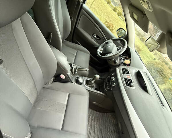 Черный Рено Меган, объемом двигателя 1.4 л и пробегом 185 тыс. км за 5999 $, фото 56 на Automoto.ua