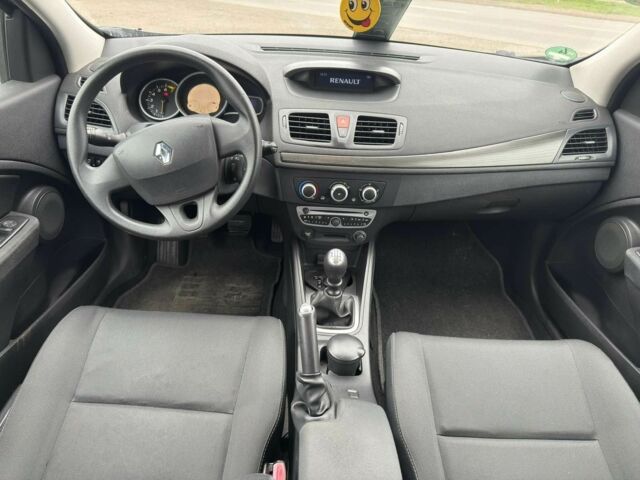 Черный Рено Меган, объемом двигателя 0 л и пробегом 202 тыс. км за 6499 $, фото 5 на Automoto.ua