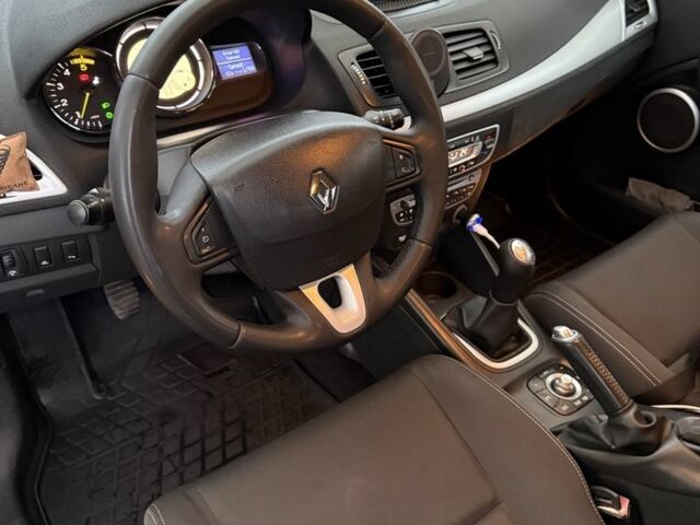 Черный Рено Меган, объемом двигателя 1.5 л и пробегом 380 тыс. км за 7300 $, фото 12 на Automoto.ua