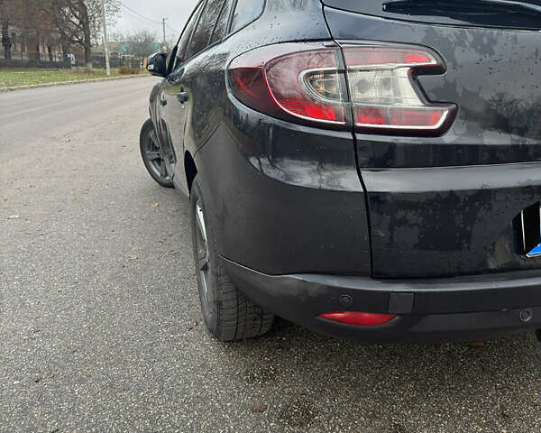 Черный Рено Меган, объемом двигателя 1.46 л и пробегом 320 тыс. км за 7500 $, фото 3 на Automoto.ua