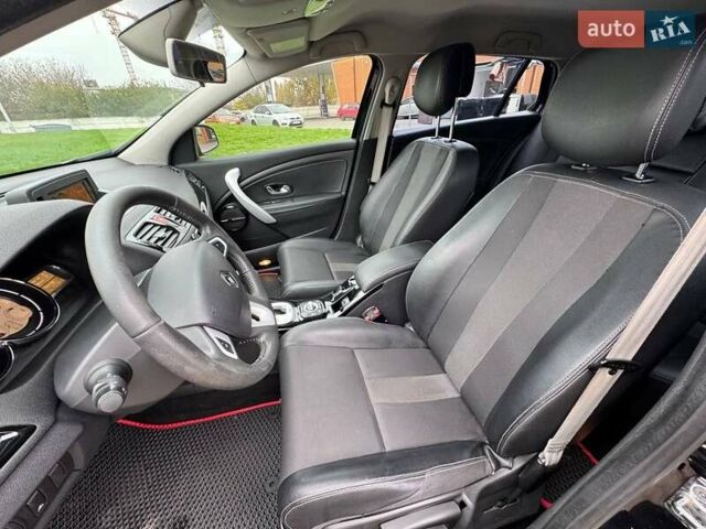 Черный Рено Меган, объемом двигателя 1.46 л и пробегом 232 тыс. км за 7500 $, фото 12 на Automoto.ua