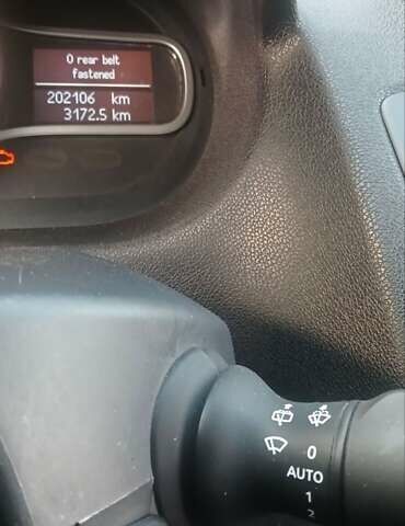 Черный Рено Меган, объемом двигателя 1.5 л и пробегом 202 тыс. км за 7700 $, фото 6 на Automoto.ua