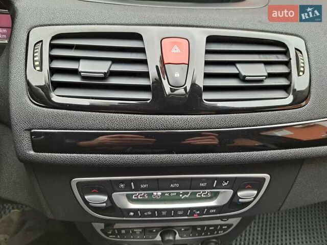 Черный Рено Меган, объемом двигателя 1.46 л и пробегом 249 тыс. км за 7650 $, фото 88 на Automoto.ua