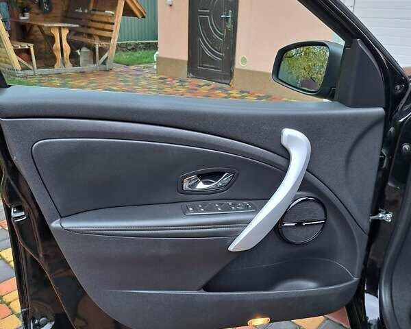 Черный Рено Меган, объемом двигателя 1.46 л и пробегом 249 тыс. км за 7650 $, фото 58 на Automoto.ua