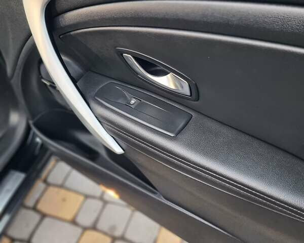 Черный Рено Меган, объемом двигателя 1.46 л и пробегом 236 тыс. км за 7800 $, фото 110 на Automoto.ua