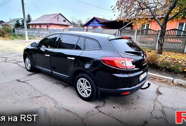 Черный Рено Меган, объемом двигателя 1.5 л и пробегом 240 тыс. км за 7200 $, фото 4 на Automoto.ua