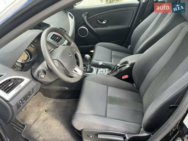 Черный Рено Меган, объемом двигателя 1.5 л и пробегом 288 тыс. км за 7700 $, фото 15 на Automoto.ua