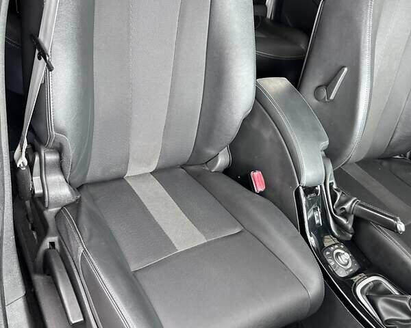 Черный Рено Меган, объемом двигателя 1.4 л и пробегом 306 тыс. км за 7000 $, фото 18 на Automoto.ua