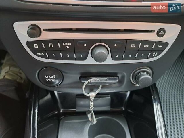 Черный Рено Меган, объемом двигателя 1.46 л и пробегом 249 тыс. км за 7650 $, фото 90 на Automoto.ua