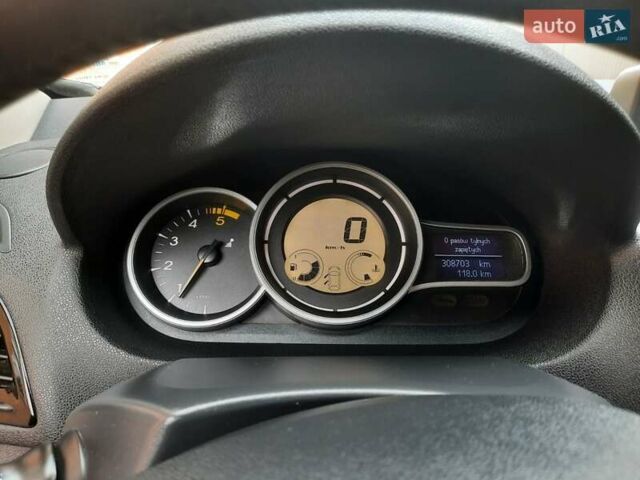 Чорний Рено Меган, об'ємом двигуна 1.5 л та пробігом 373 тис. км за 6950 $, фото 14 на Automoto.ua