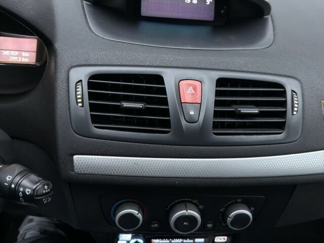 Черный Рено Меган, объемом двигателя 1.5 л и пробегом 340 тыс. км за 6500 $, фото 18 на Automoto.ua