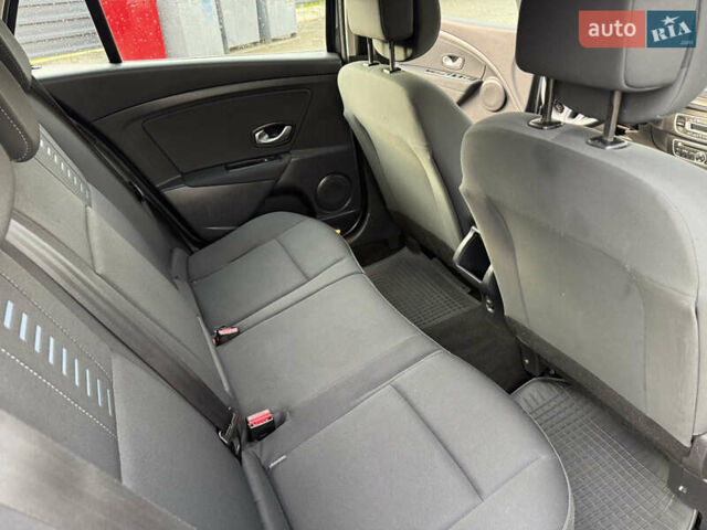 Рено Меган 2011 у Нововолинськ на Automoto.ua Чорний Рено Меган, об'ємом двигуна 1.46 л та пробігом 229 тис. км за 6500 $, фото 24 на Automoto.ua