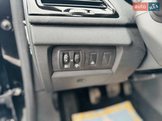 Чорний Рено Меган, об'ємом двигуна 1.6 л та пробігом 149 тис. км за 7200 $, фото 45 на Automoto.ua