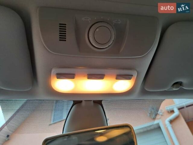 Черный Рено Меган, объемом двигателя 1.46 л и пробегом 249 тыс. км за 7650 $, фото 101 на Automoto.ua