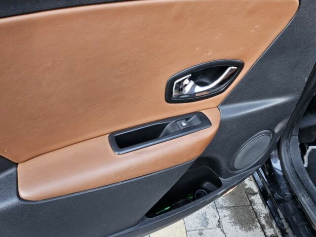 Черный Рено Меган, объемом двигателя 1.5 л и пробегом 254 тыс. км за 11629 $, фото 17 на Automoto.ua