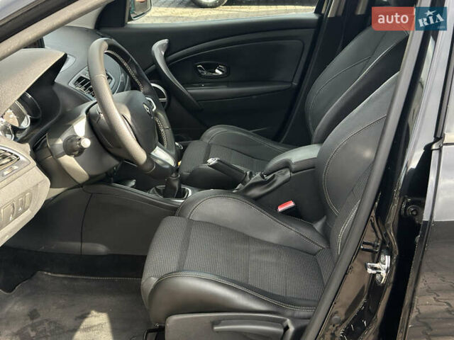 Черный Рено Меган, объемом двигателя 2 л и пробегом 245 тыс. км за 8499 $, фото 32 на Automoto.ua