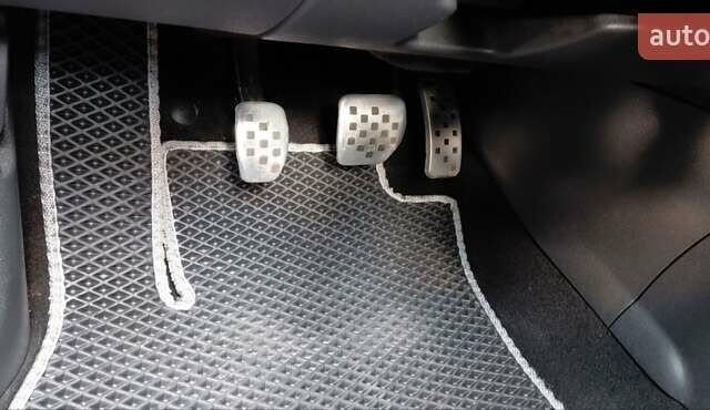 Черный Рено Меган, объемом двигателя 2 л и пробегом 223 тыс. км за 8900 $, фото 44 на Automoto.ua