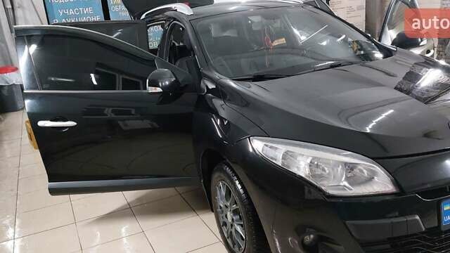 Чорний Рено Меган, об'ємом двигуна 1.4 л та пробігом 290 тис. км за 5999 $, фото 26 на Automoto.ua