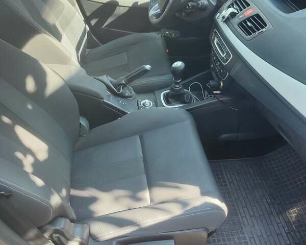Черный Рено Меган, объемом двигателя 1.46 л и пробегом 312 тыс. км за 7000 $, фото 10 на Automoto.ua