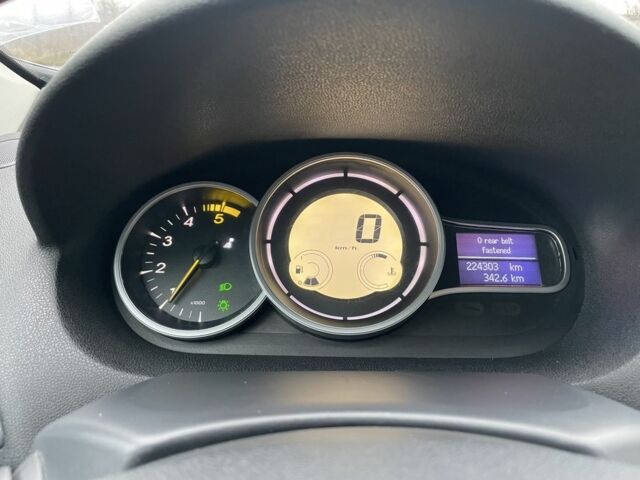 Черный Рено Меган, объемом двигателя 1.5 л и пробегом 224 тыс. км за 7300 $, фото 7 на Automoto.ua