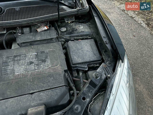 Черный Рено Меган, объемом двигателя 1.46 л и пробегом 232 тыс. км за 7700 $, фото 32 на Automoto.ua