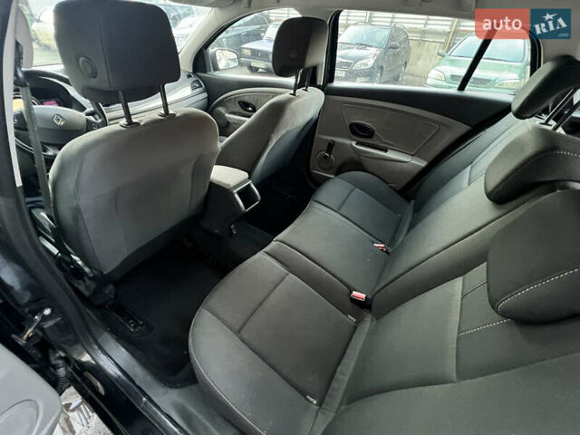 Чорний Рено Меган, об'ємом двигуна 1.6 л та пробігом 219 тис. км за 6800 $, фото 10 на Automoto.ua