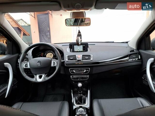 Черный Рено Меган, объемом двигателя 1.46 л и пробегом 249 тыс. км за 7650 $, фото 123 на Automoto.ua