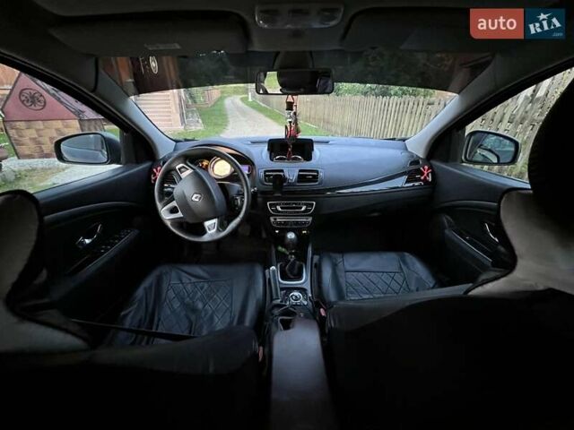Черный Рено Меган, объемом двигателя 1.46 л и пробегом 296 тыс. км за 5800 $, фото 2 на Automoto.ua