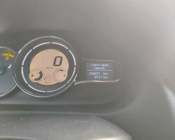 Черный Рено Меган, объемом двигателя 1.46 л и пробегом 227 тыс. км за 7200 $, фото 3 на Automoto.ua