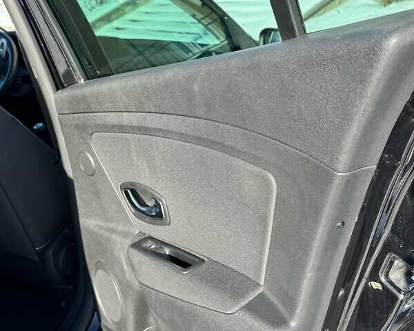 Чорний Рено Меган, об'ємом двигуна 1.6 л та пробігом 213 тис. км за 7500 $, фото 42 на Automoto.ua