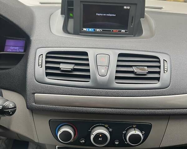 Чорний Рено Меган, об'ємом двигуна 1.6 л та пробігом 146 тис. км за 8200 $, фото 10 на Automoto.ua