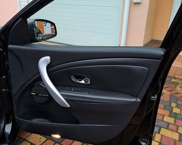 Черный Рено Меган, объемом двигателя 1.46 л и пробегом 249 тыс. км за 7650 $, фото 148 на Automoto.ua